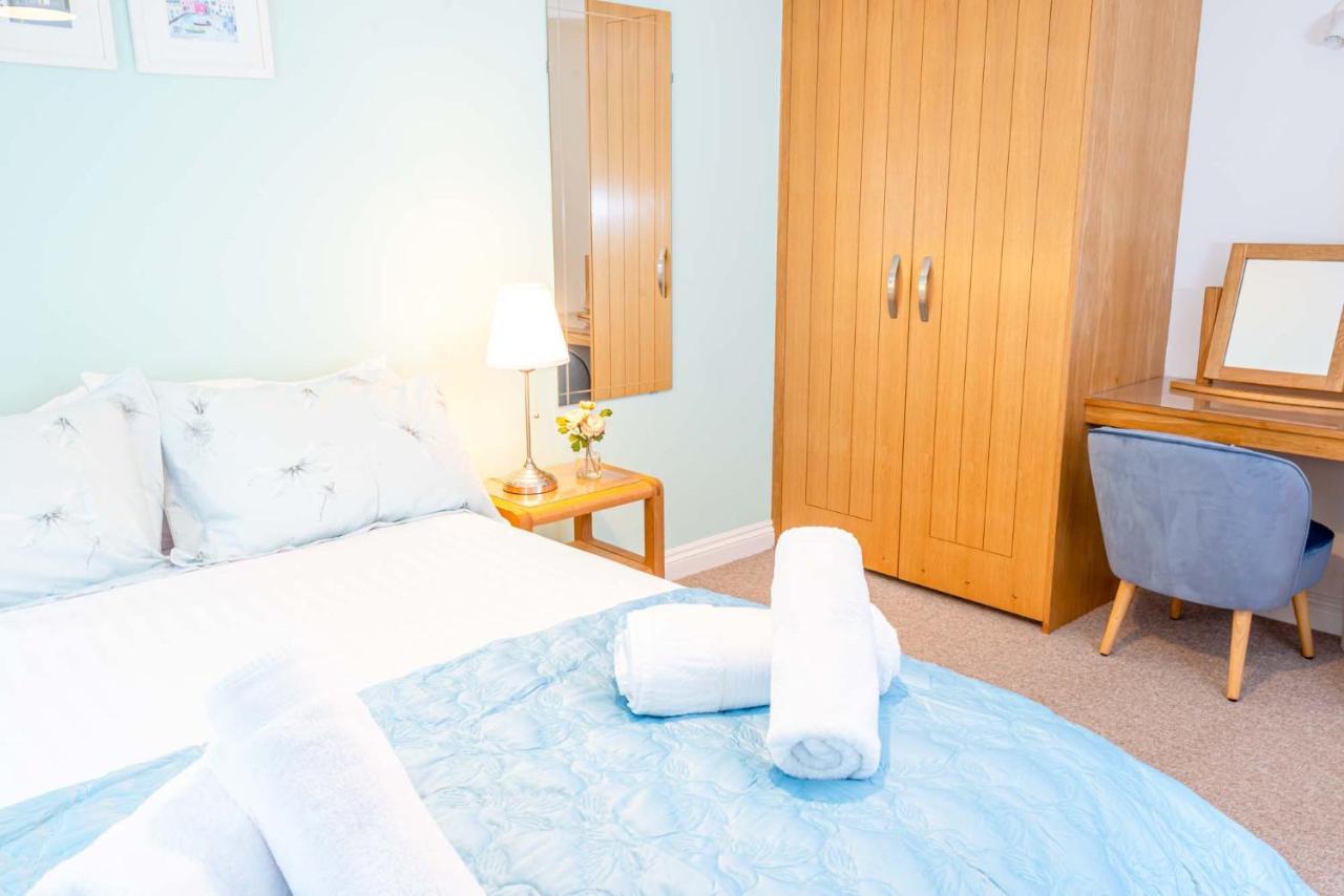 Falmouth Bay Holiday Apartments ภายนอก รูปภาพ